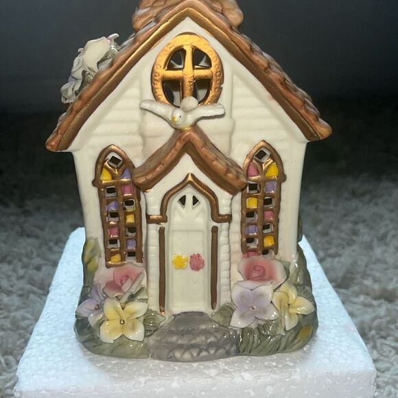 Cracker Barrel Easter Traditions Light Up Church Doves Flower Accents In Box - Picture 6 of 16